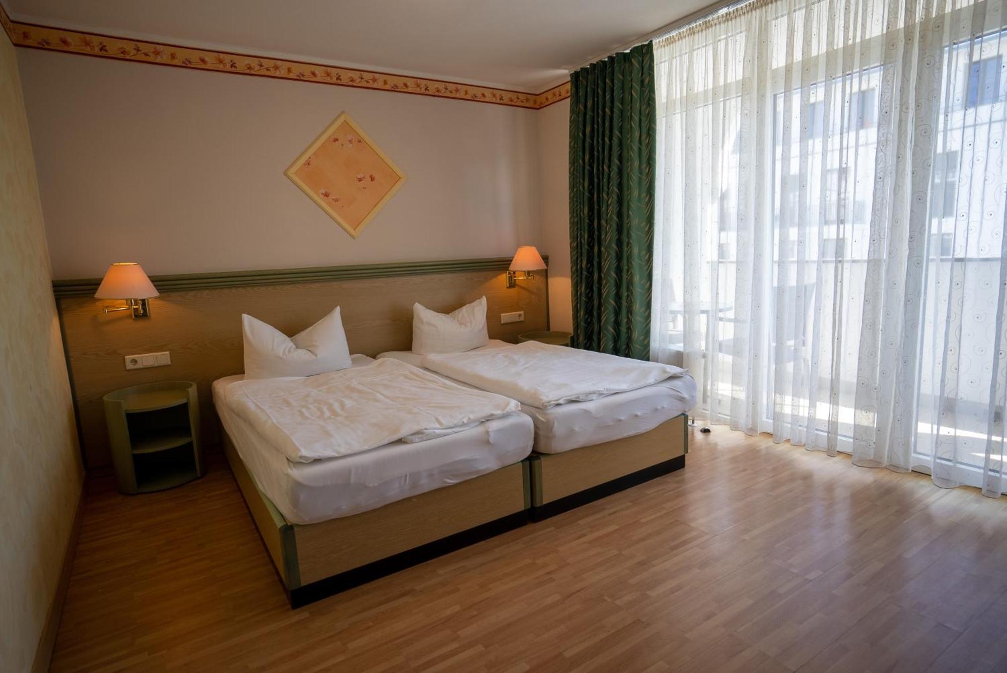 Hotel Esplanade & Aparthotel Rialto Binz Exterior photo